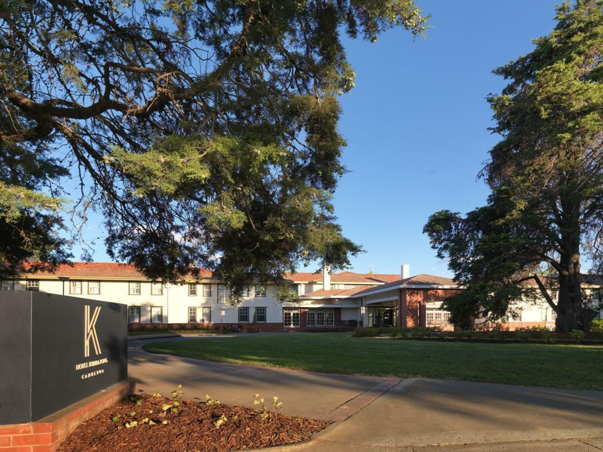 Hotel Kurrajong Canberra Exterior photo